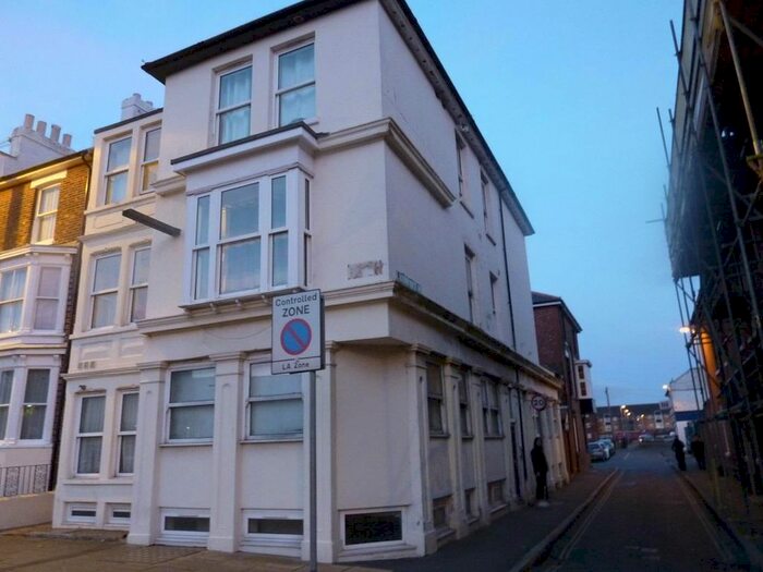 2 Bedroom Flat To Rent In Hampshire Terrace (-), Southsea, Portsmouth, PO1