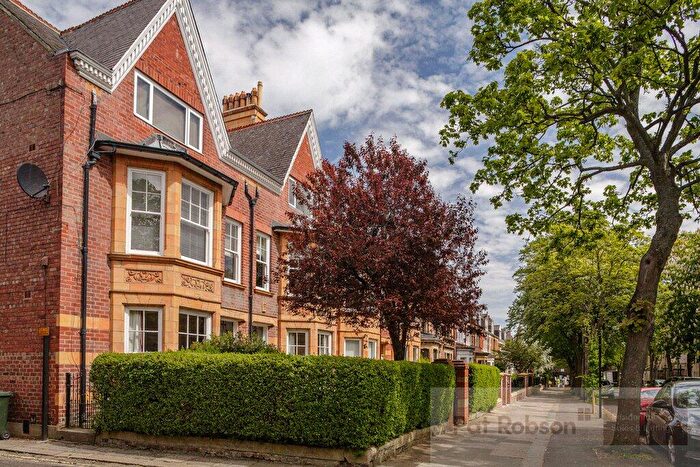 3 Bedroom Apartment To Rent In West Avenue, Gosforth, Newcastle Upon Tyne, NE3