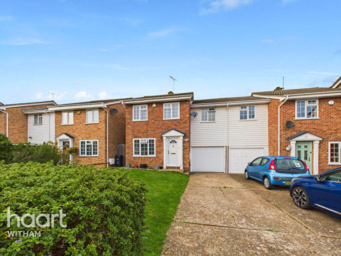 4 Bedroom Terraced House For Sale In Juniper Crescent, Witham, CM8