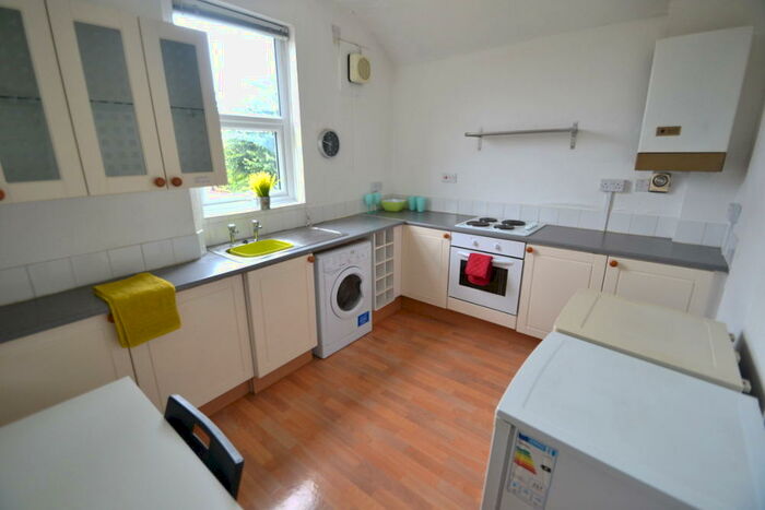 3 Bedroom Flat To Rent In Musters Road, West Bridgford, NG2