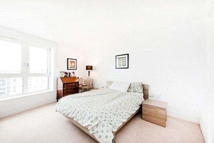 2 Bedroom Apartment To Rent In Gillespie Court, Queensland Terrace, London, N7