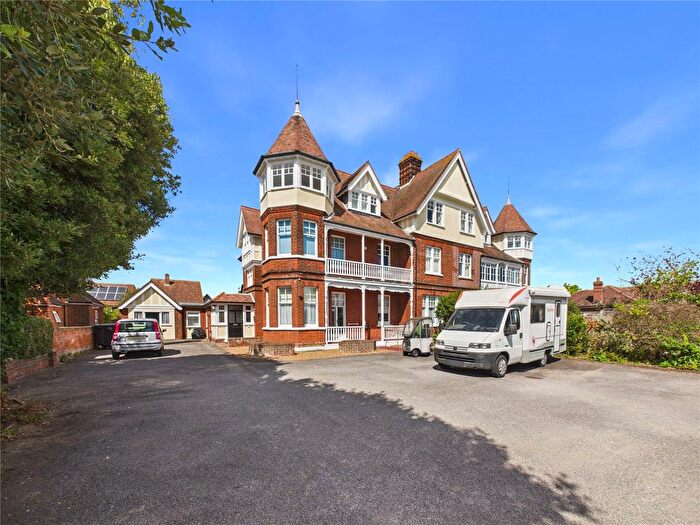 1 Bedroom Flat For Sale In Victoria Road, Felixstowe, Suffolk, IP11