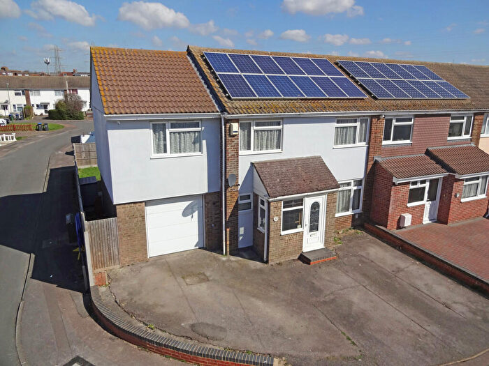 4 Bedroom Semi-Detached House For Sale In Old Barn Way, Southwick, BN42