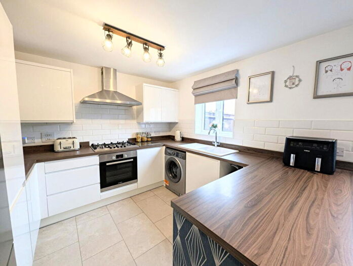 3 Bedroom End Of Terrace House For Sale In Kipling Close, Whiteley, Fareham, PO15