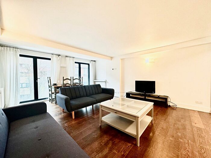 2 Bedroom Flat To Rent In Putney Bridge Road, London, SW15