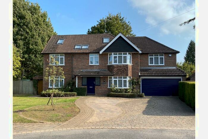 6 Bedroom Detached House To Rent In Horsell Park, Woking, GU21