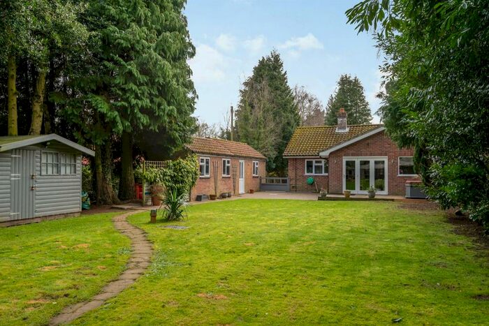 3 Bedroom Detached Bungalow For Sale In Pineheath Road, High Kelling, Holt, NR25