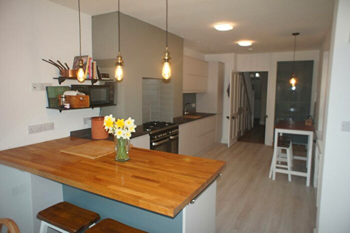 3 Bedroom Terraced House To Rent In Lyndhurst Road, Exmouth, EX8