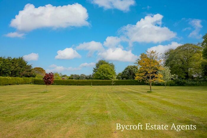 3 Bedroom Detached Bungalow For Sale In Thorpe Road, Haddiscoe, NR14