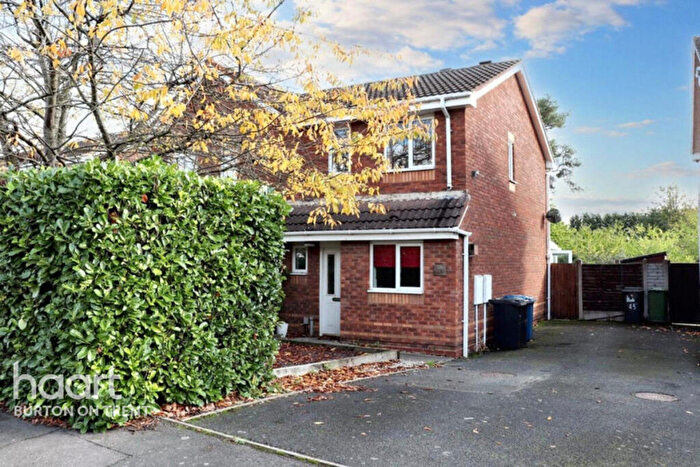 3 Bedroom Semi Detached House For Sale In Blackfriars Close, Tamworth, B79