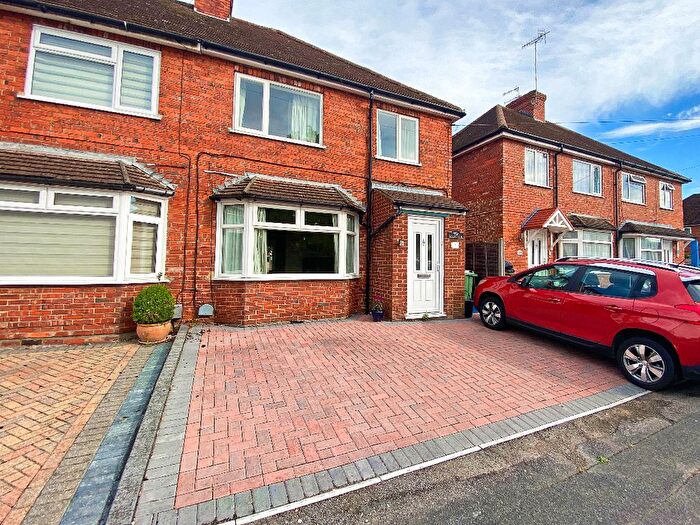 3 Bedroom Semi-Detached House To Rent In Lower Newport Road, Aldershot, Hampshire, GU12