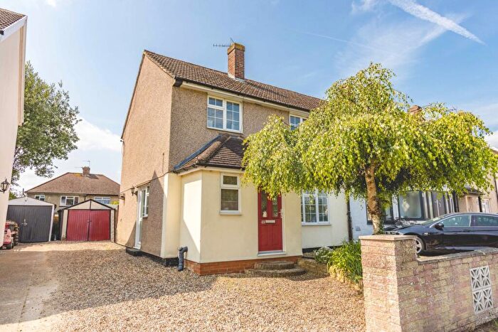 3 Bedroom End Of Terrace House For Sale In Buttermere Avenue, Burnham, SL1