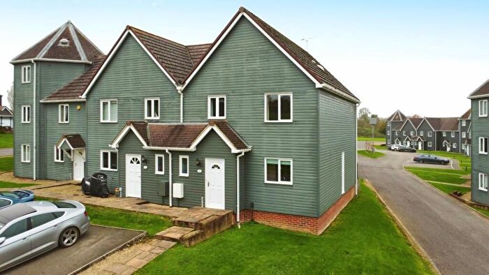 3 Bedroom Semi-Detached House For Sale In Vastern, Royal Wootton Bassett, Swindon, SN4