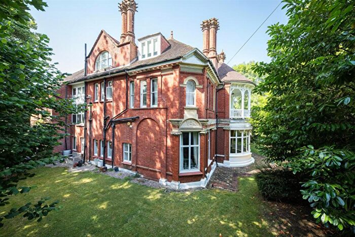 3 Bedroom Apartment For Sale In Sherwood Oaks, Frensham Road, Kenley, CR8