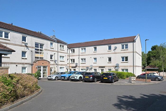 2 Bedroom Flat For Sale In / Duddingston Park South, Duddingston, Edinburgh, EH15