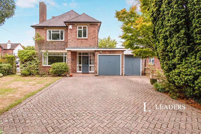 3 Bedroom Detached House To Rent In Third Avenue, PO9