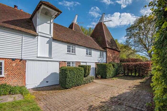 4 Bedroom Semi-Detached House For Sale In Staple Road, Wingham, Kent, CT3