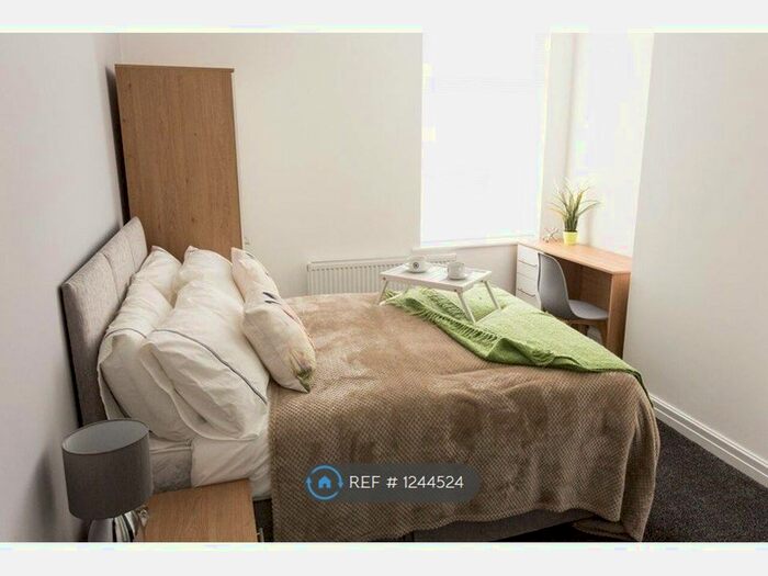 7 Bedroom Semi-Detached House To Rent In Liverpool Road, Cadishead, Manchester M44