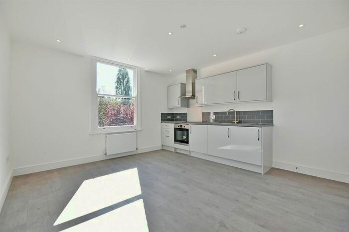 1 Bedroom Flat To Rent In Dartmouth Road, Kilburn, NW2