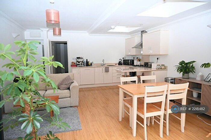 2 Bedroom Flat To Rent In Atherton Street, London, SW11