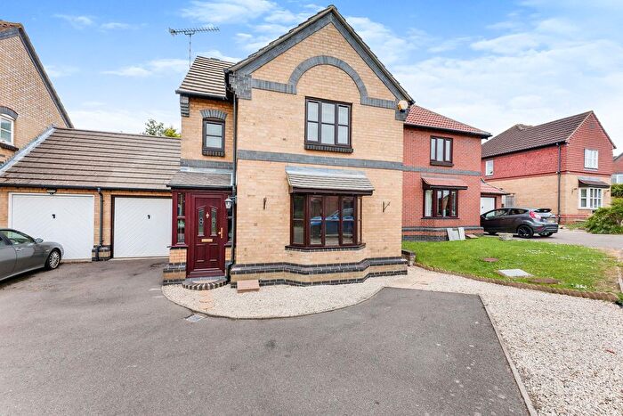 3 Bedroom Semi-Detached House To Rent In Langham Drive, Rayleigh, SS6