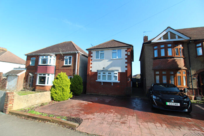 3 Bedroom Detached House To Rent In City Way, Rochester, ME1