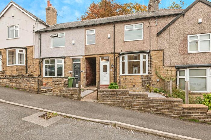 3 Bedroom Terraced House For Sale In Birks Road, Huddersfield, HD3