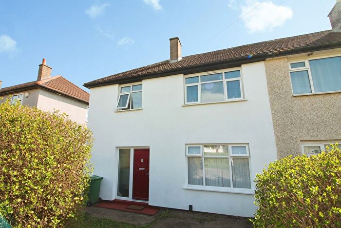 3 Bedroom Semi Detached House For Sale In Kentmere Approach, Leeds, LS14