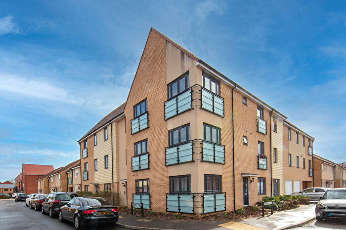 2 Bedroom Flat To Rent In Healey Road, Dunstable, LU6