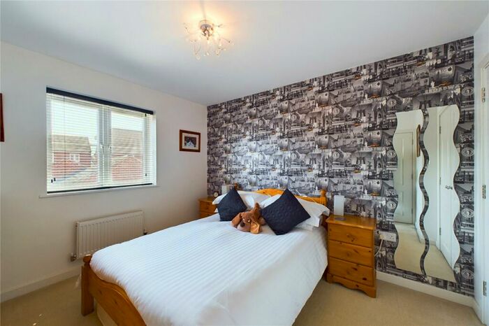 5 Bedroom Detached House For Sale In Stone Hill, St. Neots, Cambridgeshire, PE19