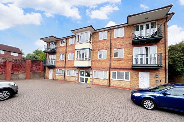 1 Bedroom Flat For Sale In Figtree Hill, Hemel Hempstead, HP2