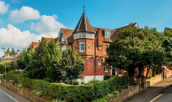 3 Bedroom Penthouse To Rent In Jenner Road, Guildford, GU1