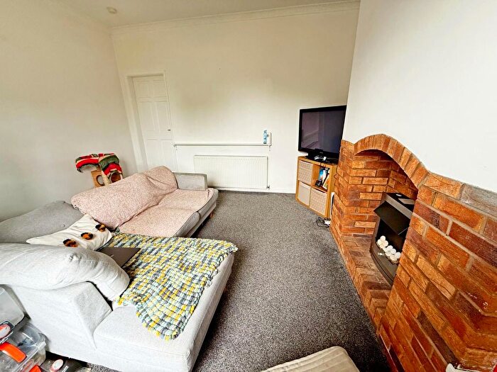 2 Bedroom Cottage To Rent In Bevis Green, Walmersley, Bury, BL9