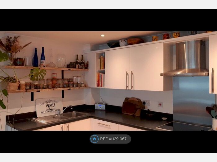 2 Bedroom Flat To Rent In Norwood Road, London SE24