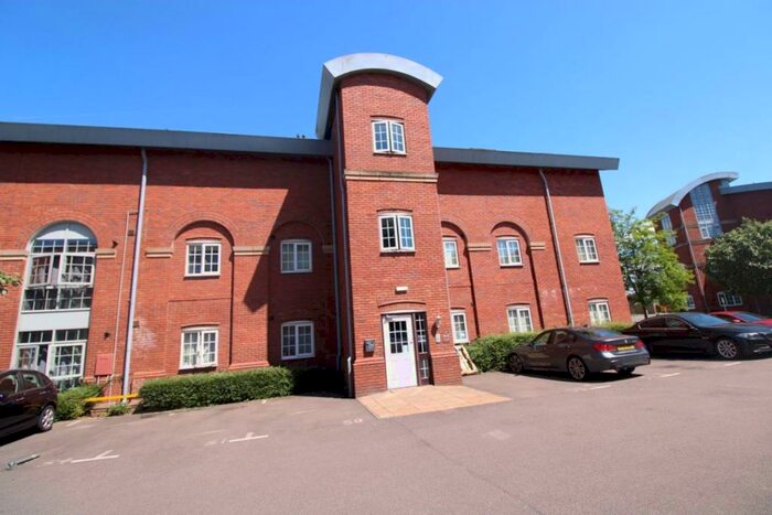 2 Bedroom Apartment To Rent In Caxton Court, Staffordshire, DE14