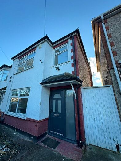 4 Bedroom Semi-Detached House To Rent In Spring Grove Road, Hounslow, TW3