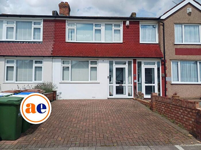 3 Bedroom House To Rent In Amberley Road, London * D Floorplan And Video Available *, SE2