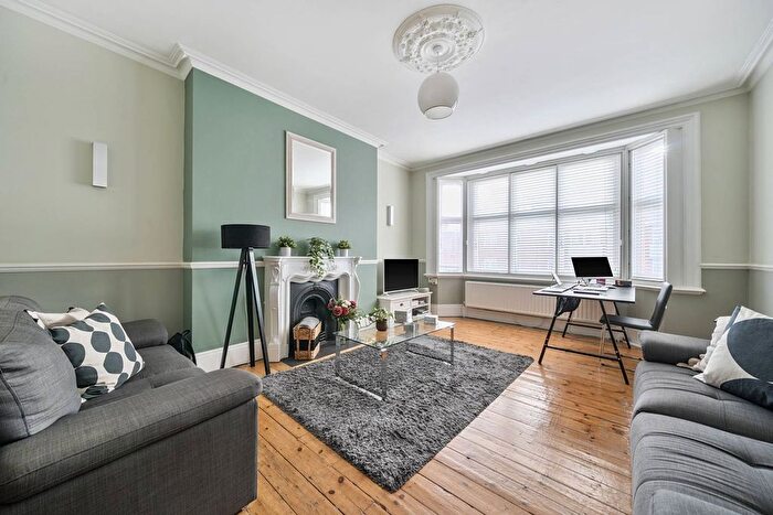 2 Bedroom Flat To Rent In Russell Square Mansions, Bloomsbury, London, WC1B