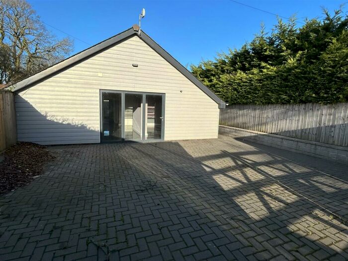 2 Bedroom Detached Bungalow To Rent In Church Hill, Pinhoe, Exeter, EX4