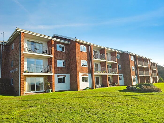 2 Bedroom Flat For Sale In Ward Road, Totland Bay, Isle Of Wight, PO39
