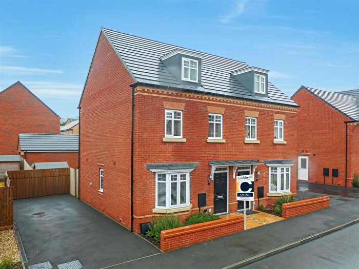 3 Bedroom Semi Detached House For Sale In Bannister Drive, Eagle Farm South, Milton Keynes, MK17