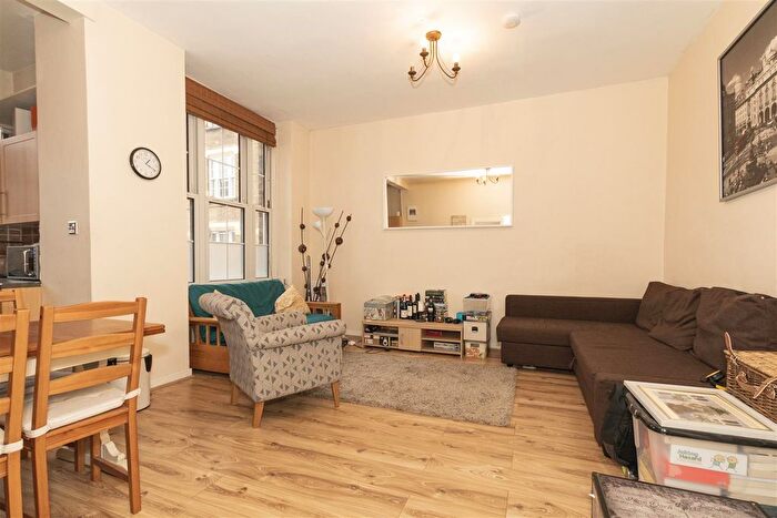 1 Bedroom Flat To Rent In Devon Mansions, Tooley Street, Tower Brige, London, SE1