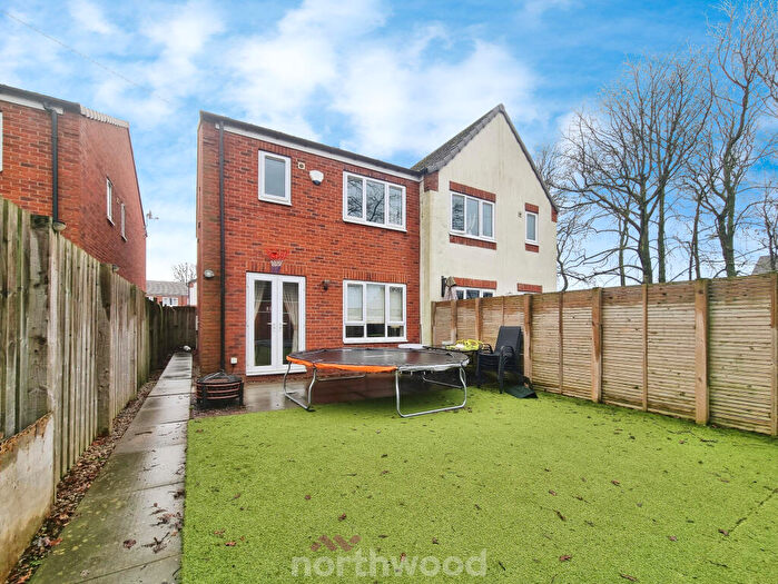 3 Bedroom Semi-Detached House For Sale In Fulwood Drive, Balby, Doncaster, DN4