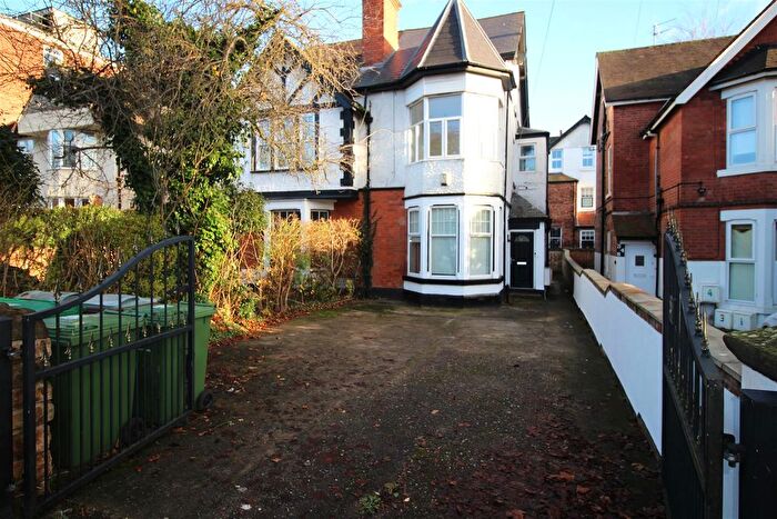 3 Bedroom Flat To Rent In Mansfield Road, Nottingham, NG5