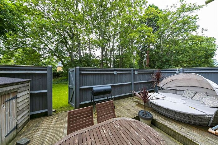 1 Bedroom Flat To Rent In Langdon Park, Teddington, TW11