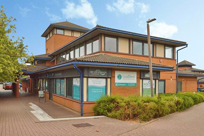 2 Bedroom Flat For Sale In Benbow Court, Shenley Church End, Milton Keynes, MK5