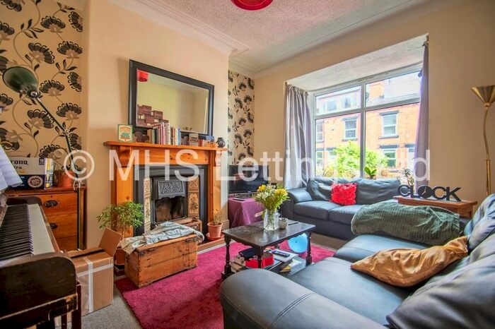 4 Bedroom Terraced House To Rent In Wetherby Grove, Leeds, LS4