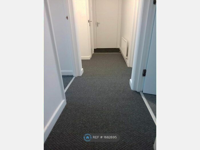 2 Bedroom Flat To Rent In Ashingdon Road, Rochford. Essex, SS4