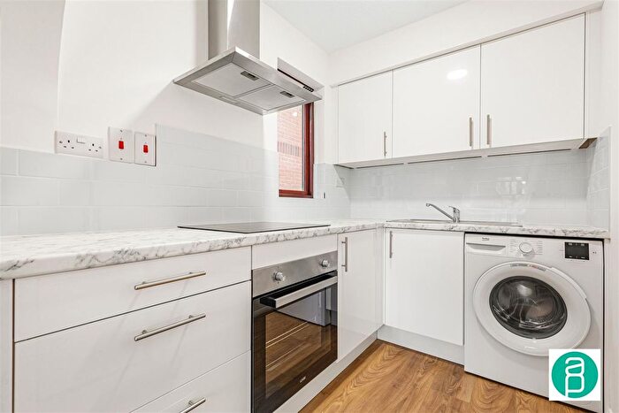 Studio To Rent In Palmerston Road, Wimbledon, SW19