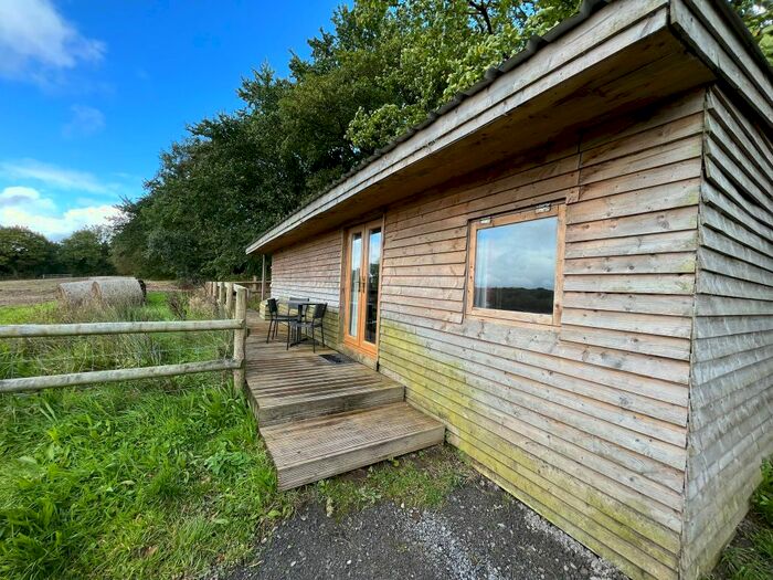 1 Bedroom Lodge To Rent In Tirmynydd Road, Three Crosses, Swansea, SA4